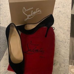 Christian Louboutin Black Velvet (Decoltish)  40